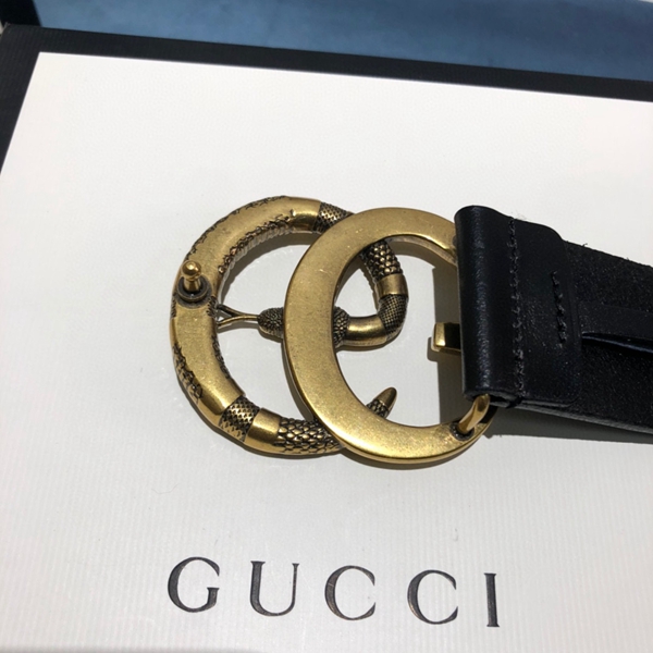 スーパーコピーグッチベルト着用イメージ